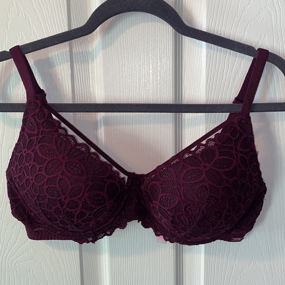 Victoria’s Secret bra 36D